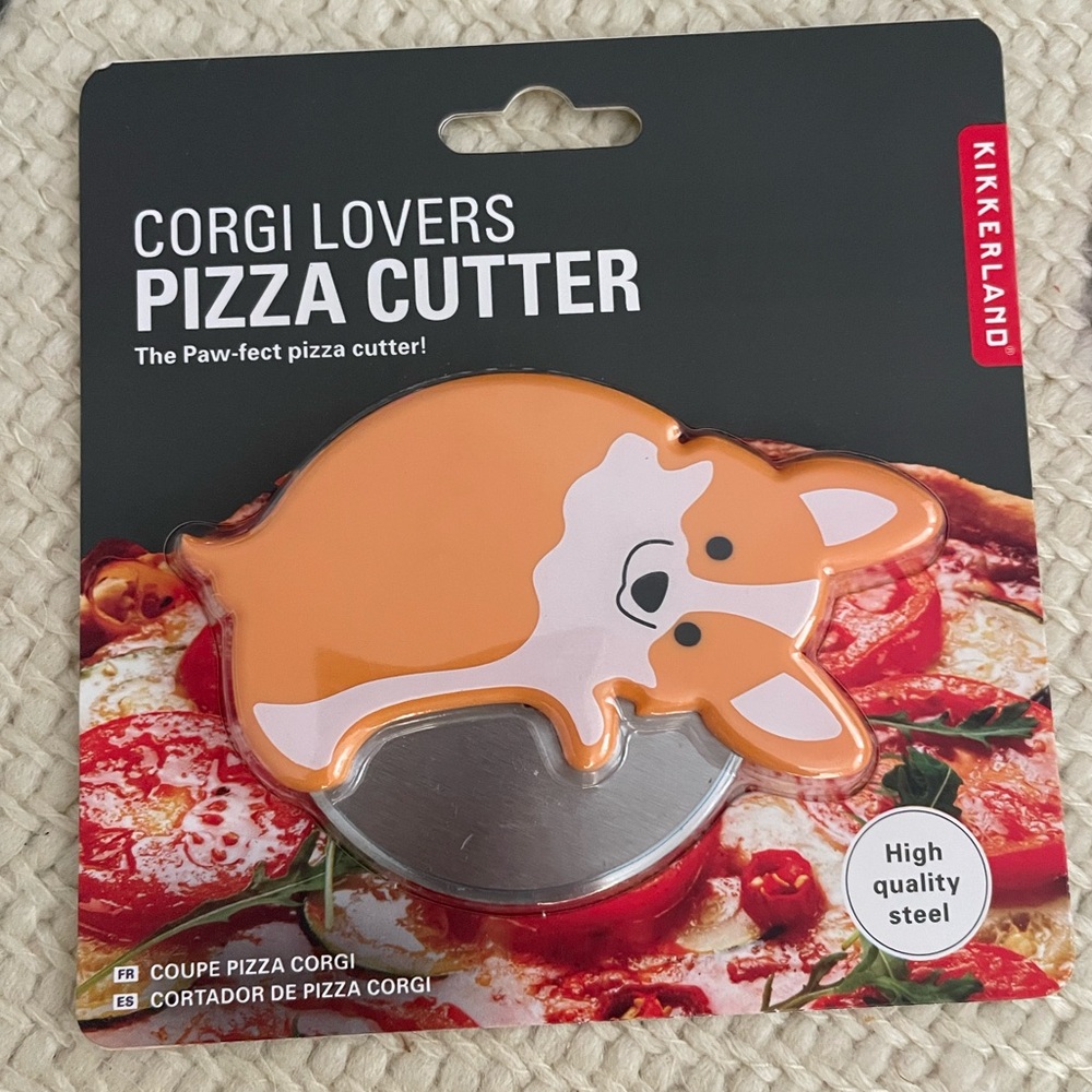 Brand new, corgi pizza cutter